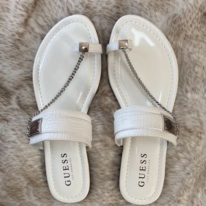 Guess Los Angeles size 7 toe ring sandals with chain white with silver